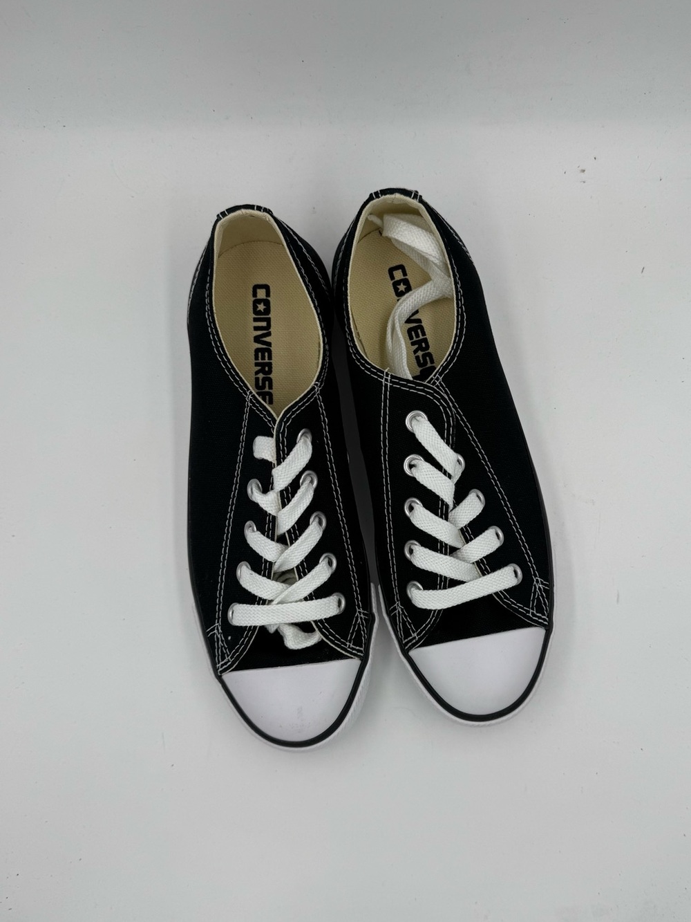Women’s Converse Chuck Taylor All Star Dainty in Black/White, Size 5, New